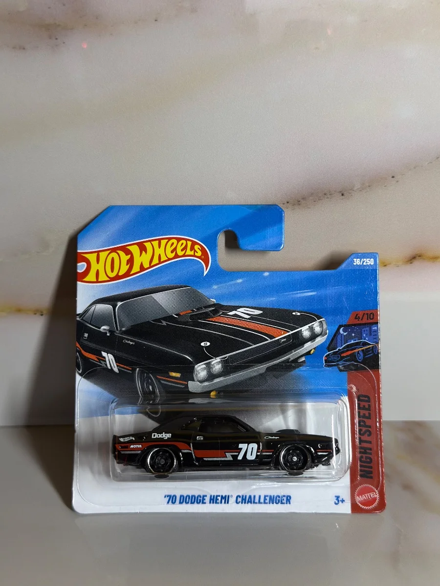 Hot Wheels ‘70 DODGE HEMI CHALLENGER 1:64