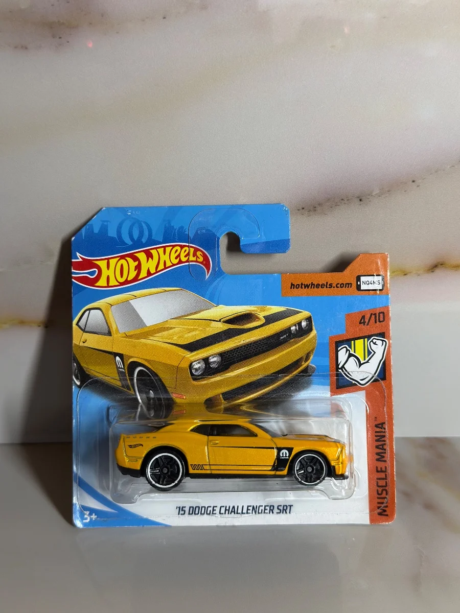 Hot Wheels ‘15 DODGE CHALLENGER SRT 1:64
