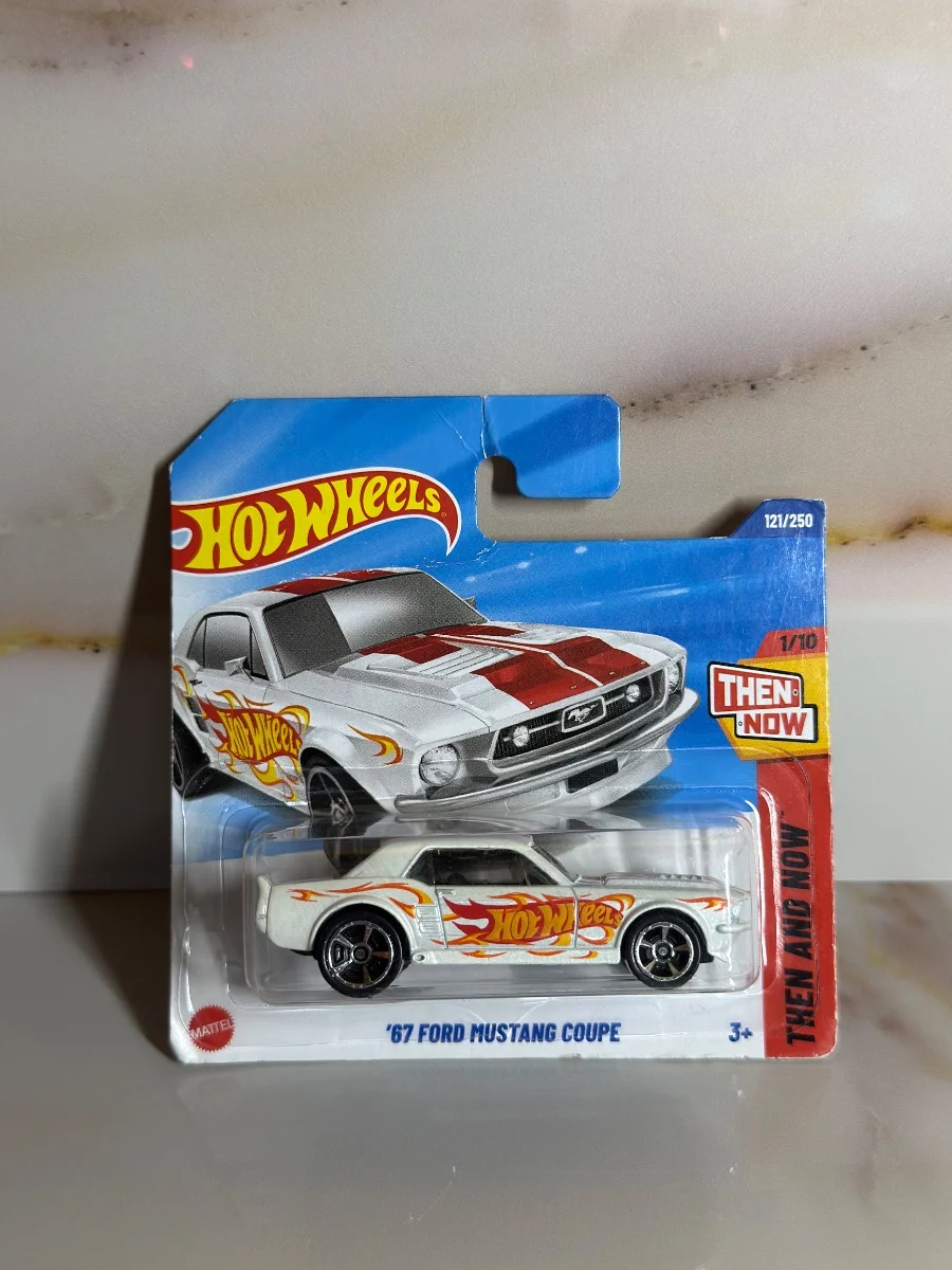 Hot Wheels '67 FORD MUSTANG COUPE 1:64