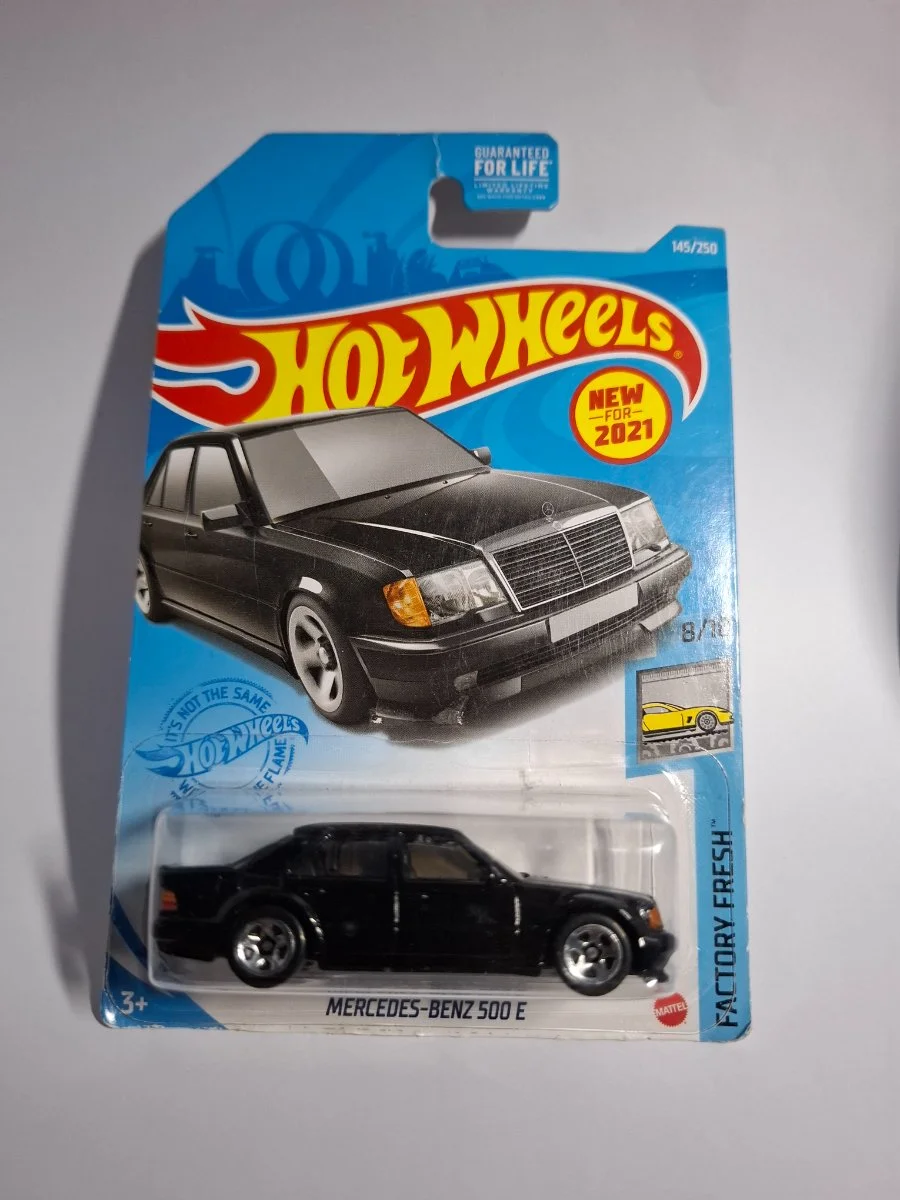 Hot Wheels MERCEDES-BENZ 500E 1:64