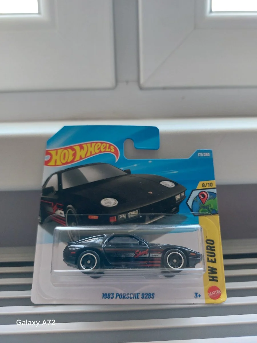 Hot Wheels 1982 Porsche 928S 1:64