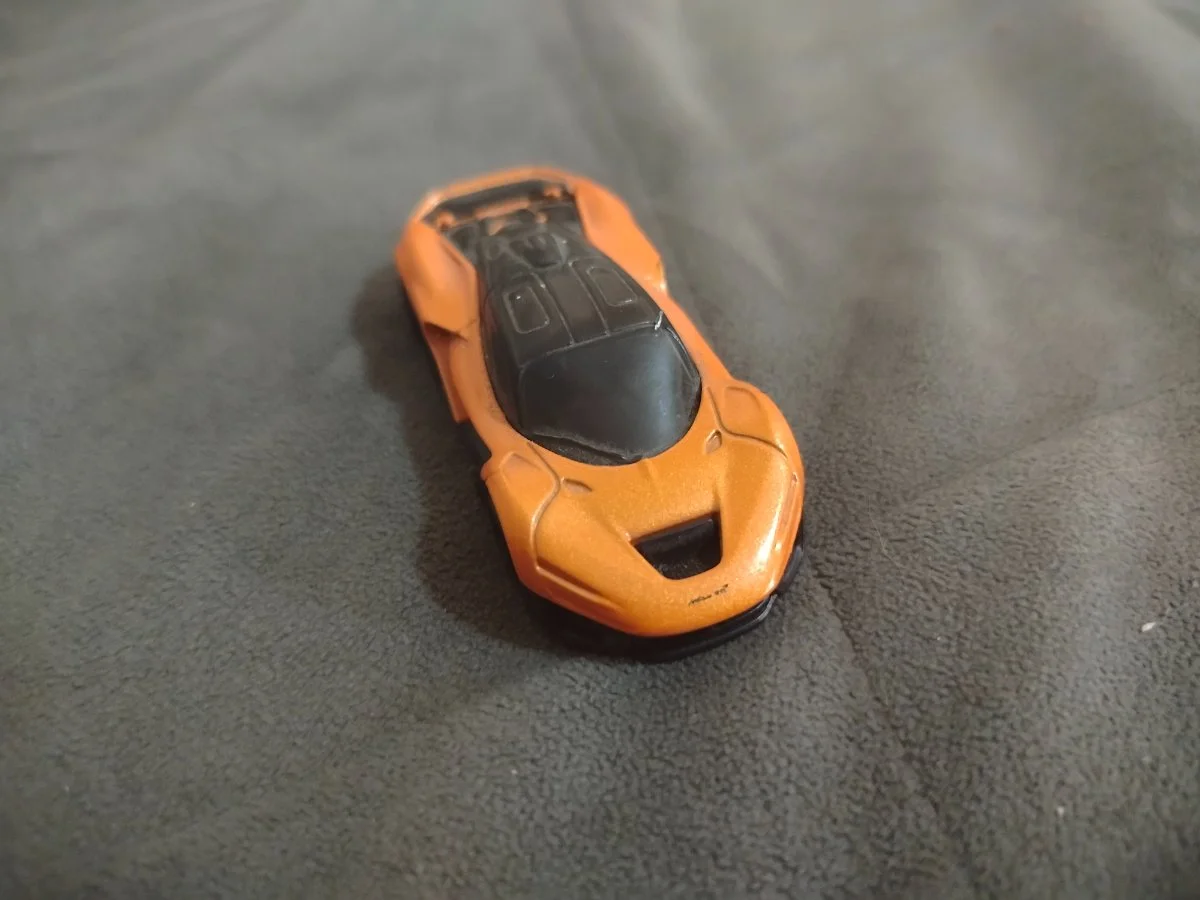 Hot Wheels Mclaren w1 1:64