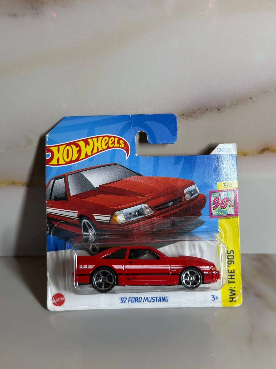 Hot Wheels ‘92 FORD MUSTANG 1:64
