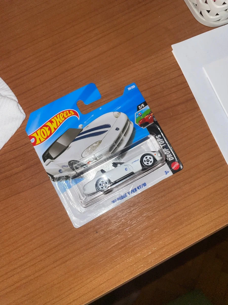Hot Wheels 1992 Doge Viper RT/10 1:64