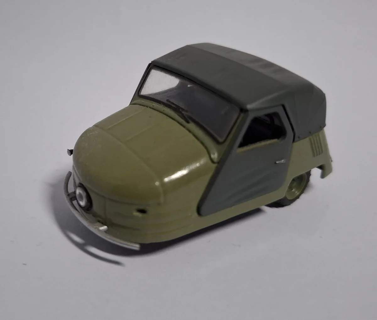 AutoArt SMZ-S1L 1:43
