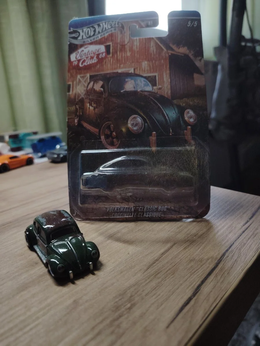 Hot Wheels Volkswagen classic bug coccinelle classique 1:64