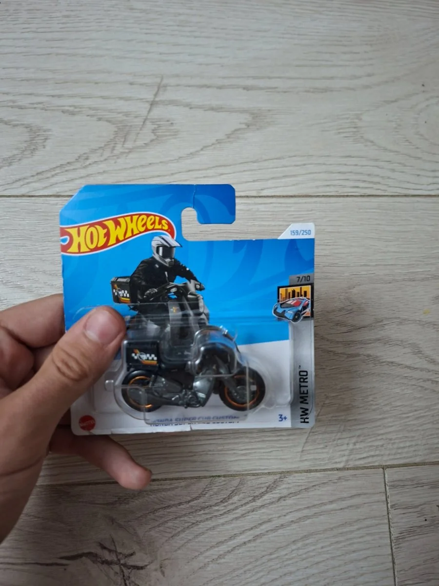 Hot Wheels Honda super cub custom TH 1:64