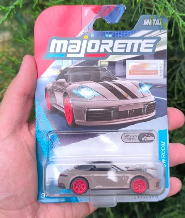 AutoArt Porsche Carrera S 1:64
