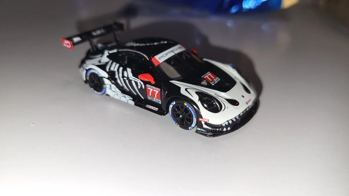 Mini GT Porsche Rexy skeleton 1:64