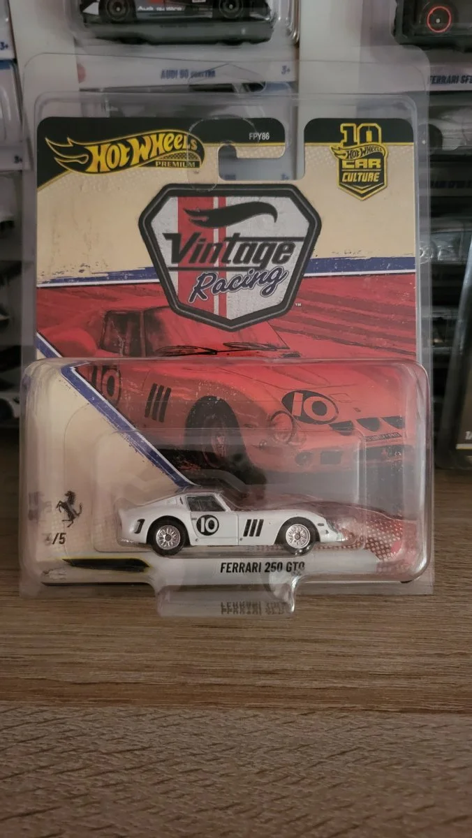 Hot Wheels Ferrari 250 gto 1:64
