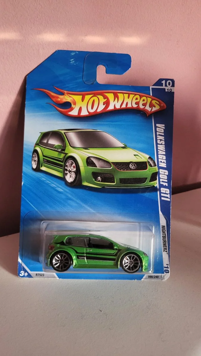 Hot Wheels Volkswagen golf gti 1:64