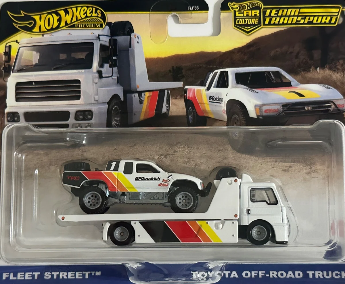 Hot Wheels Team Transport Toyota  1:64