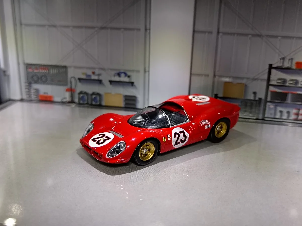 Kyosho Ferrari 330 P4  1:64