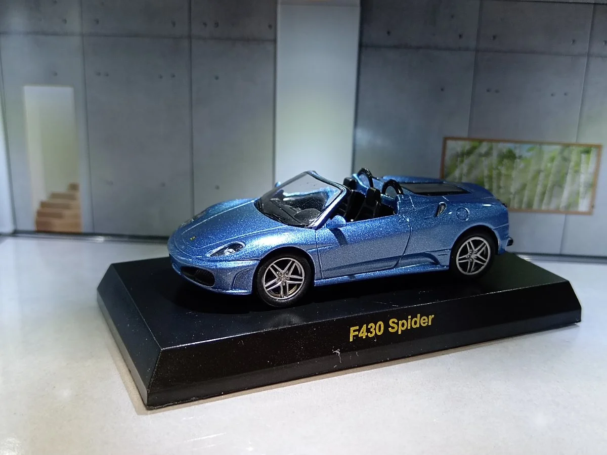 Kyosho Ferrari F430 Spider  1:64