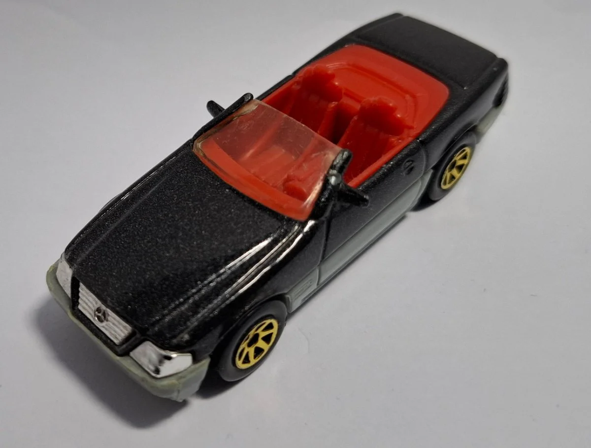 Hot Wheels MERCEDES-BENZ 500SL 1:64