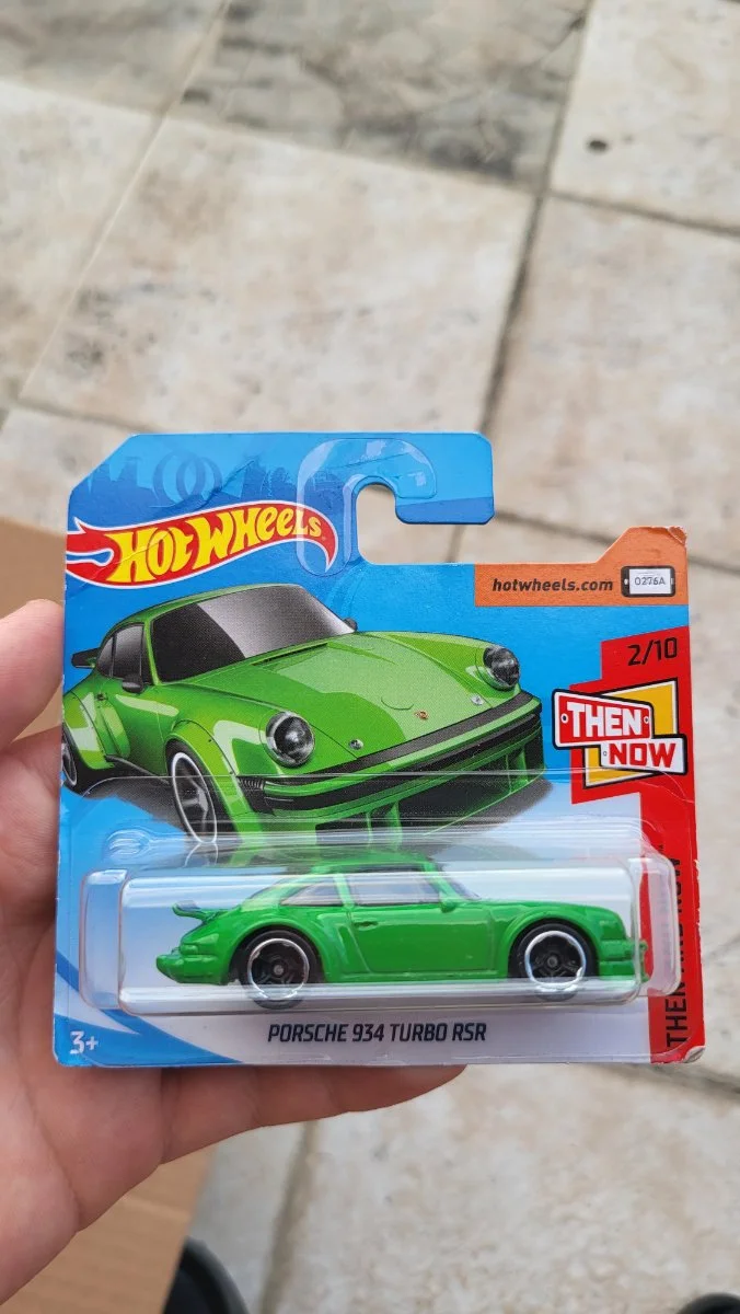 Hot Wheels porsche 934 turbo rsr 1:64
