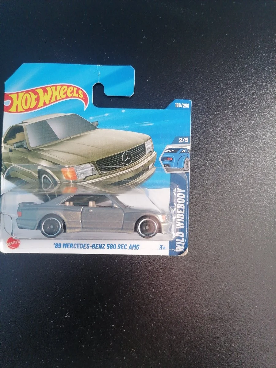 AutoArt '89 Mercedes-Benz 560 sec AMG 1:64