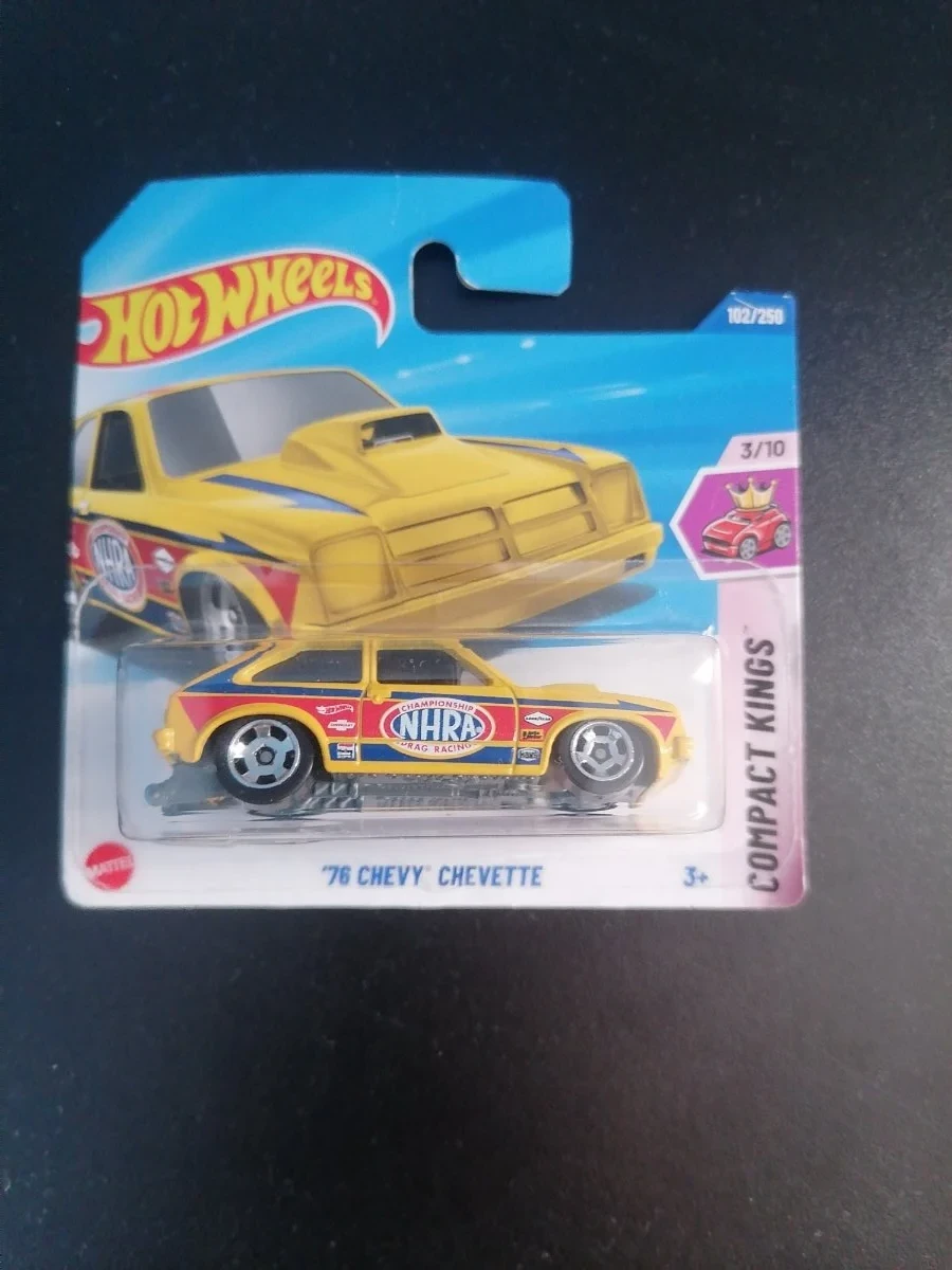 AutoArt '76 Chevy Chevette 1:64