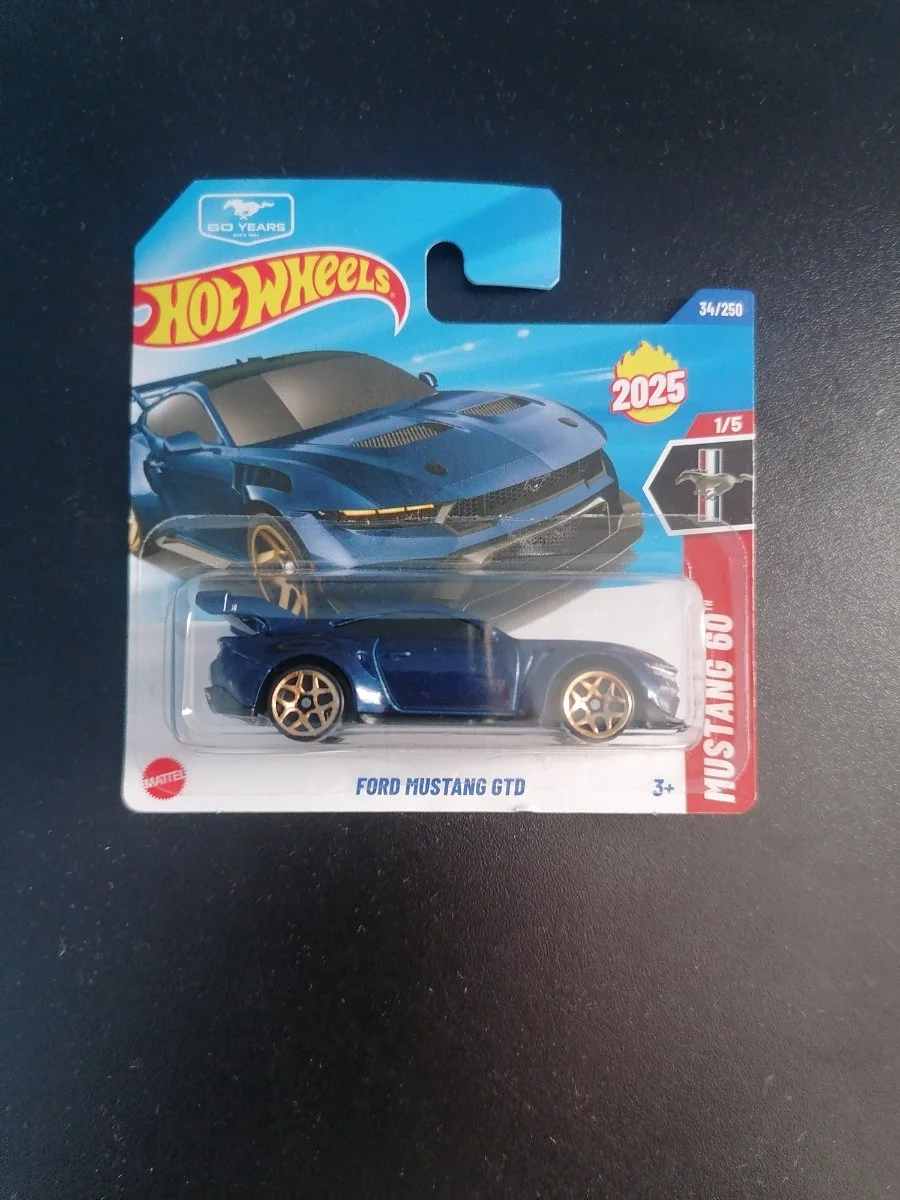 AutoArt Ford Mustang GTD 1:64