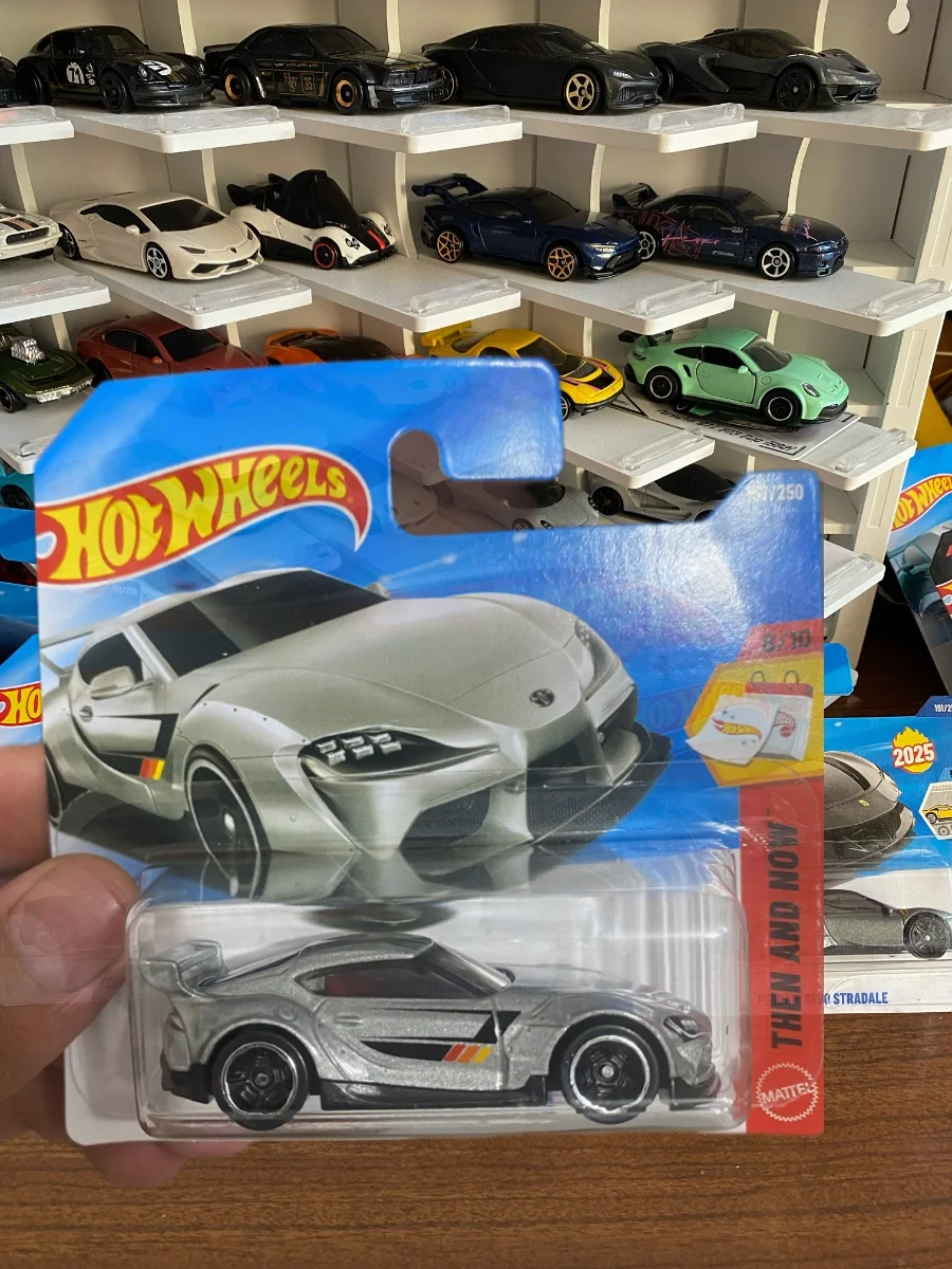 Hot Wheels Toyota supra  1:64