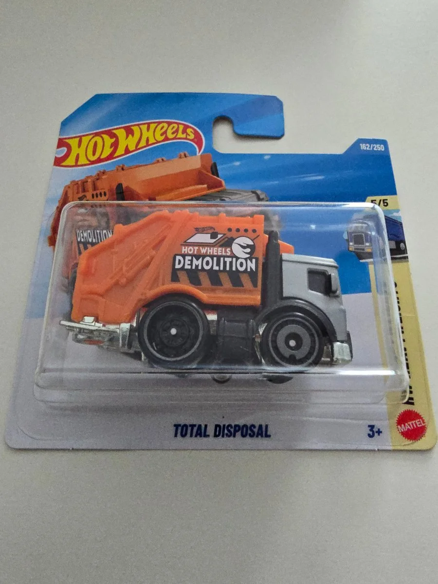 Hot Wheels TOTAL DISPOSAL 1:64