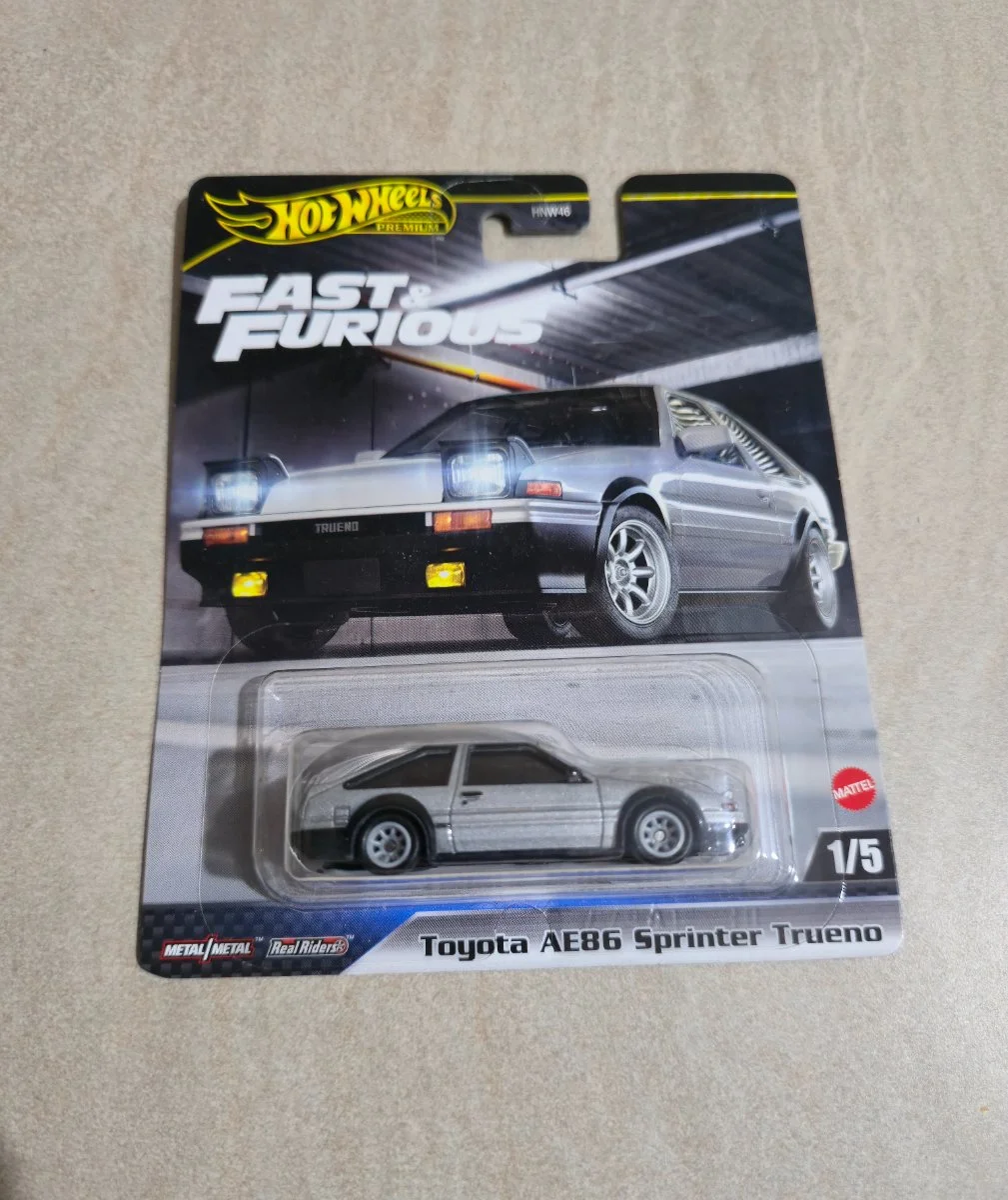 Hot Wheels Toyota AE86 Sprinter Trueno  1:64