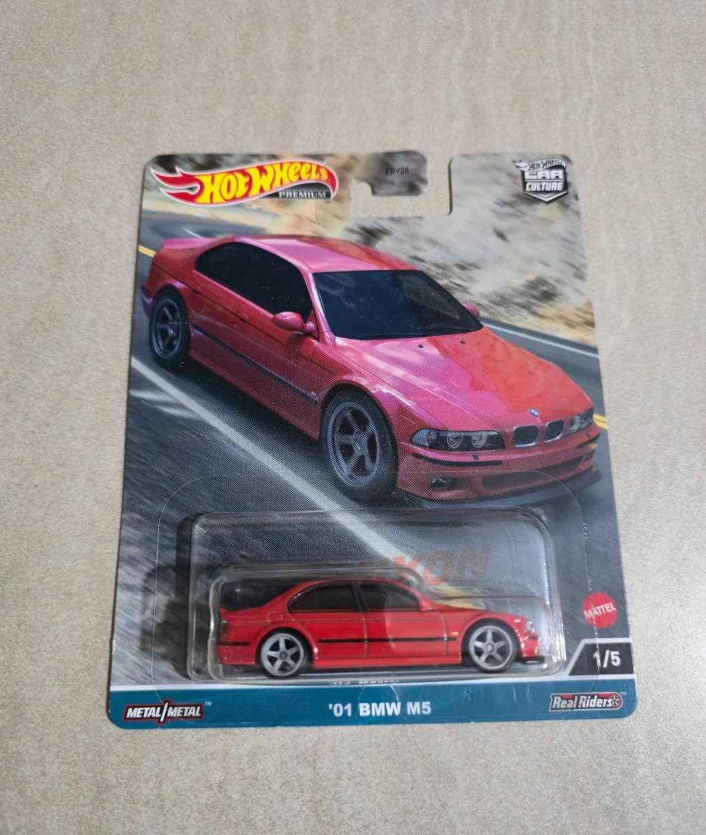 Hot Wheels '01 BMW M5 1:64
