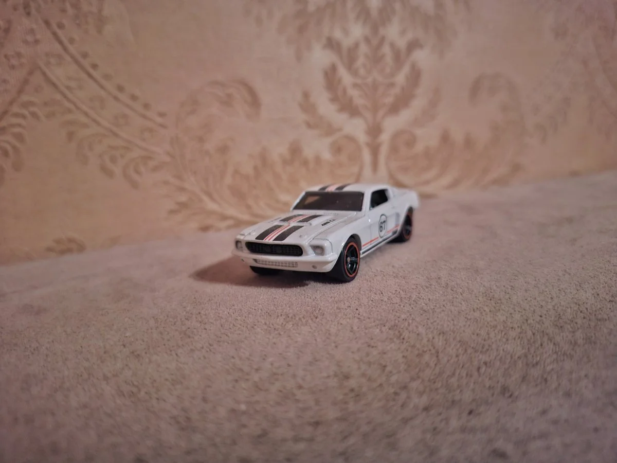 Hot Wheels Ford Mustang 1:64