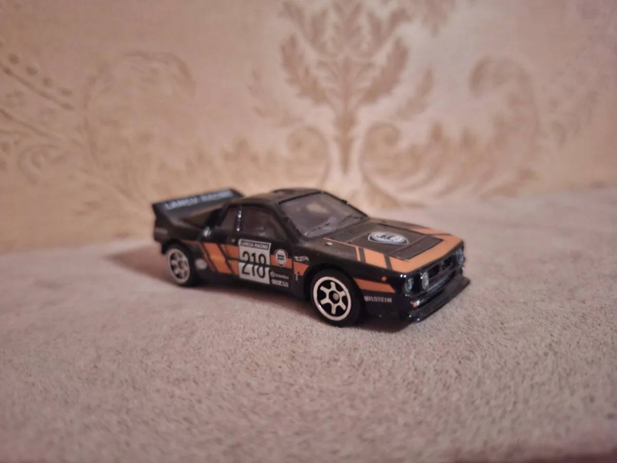 Hot Wheels Lancia Rally 1:64