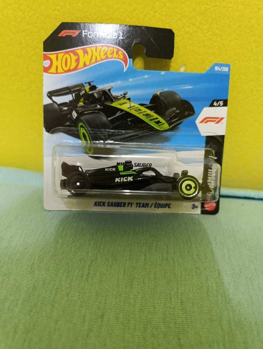 Hot Wheels Formula 1 Kick Sauber  1:64