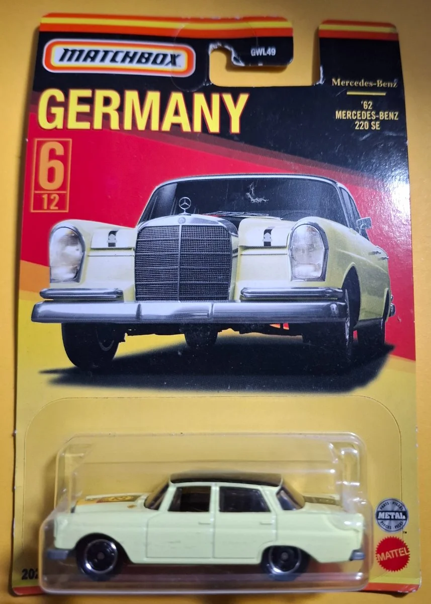 Matchbox MERCEDES-BENZ 220SE 1:64