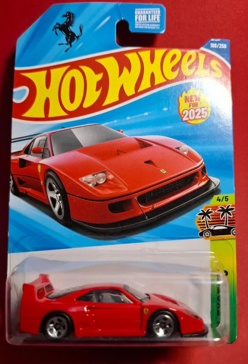 Hot Wheels FERRARI F40 COMPETIZIONE  1:64