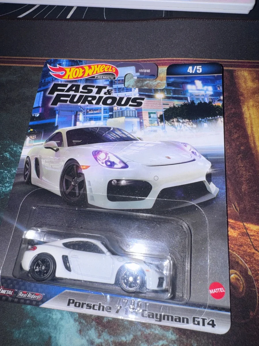 Hot Wheels porsche 718 cayman gt4 1:64