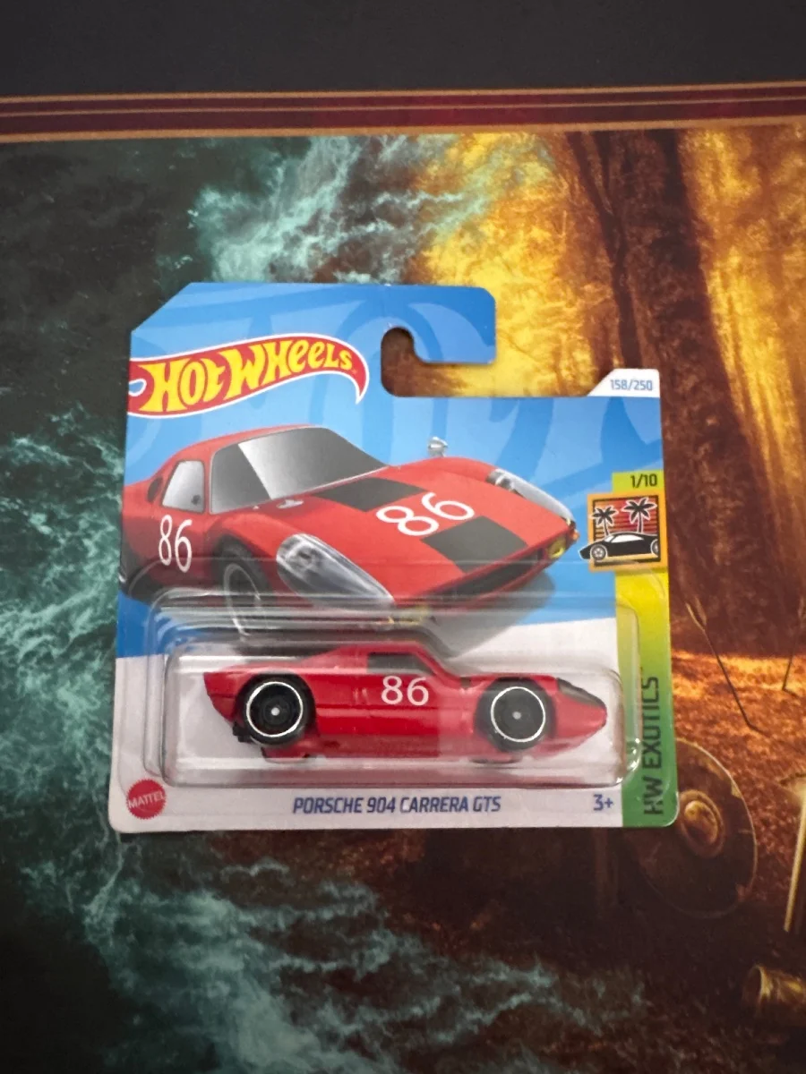 Hot Wheels porsche 904 carrera gts 1:64