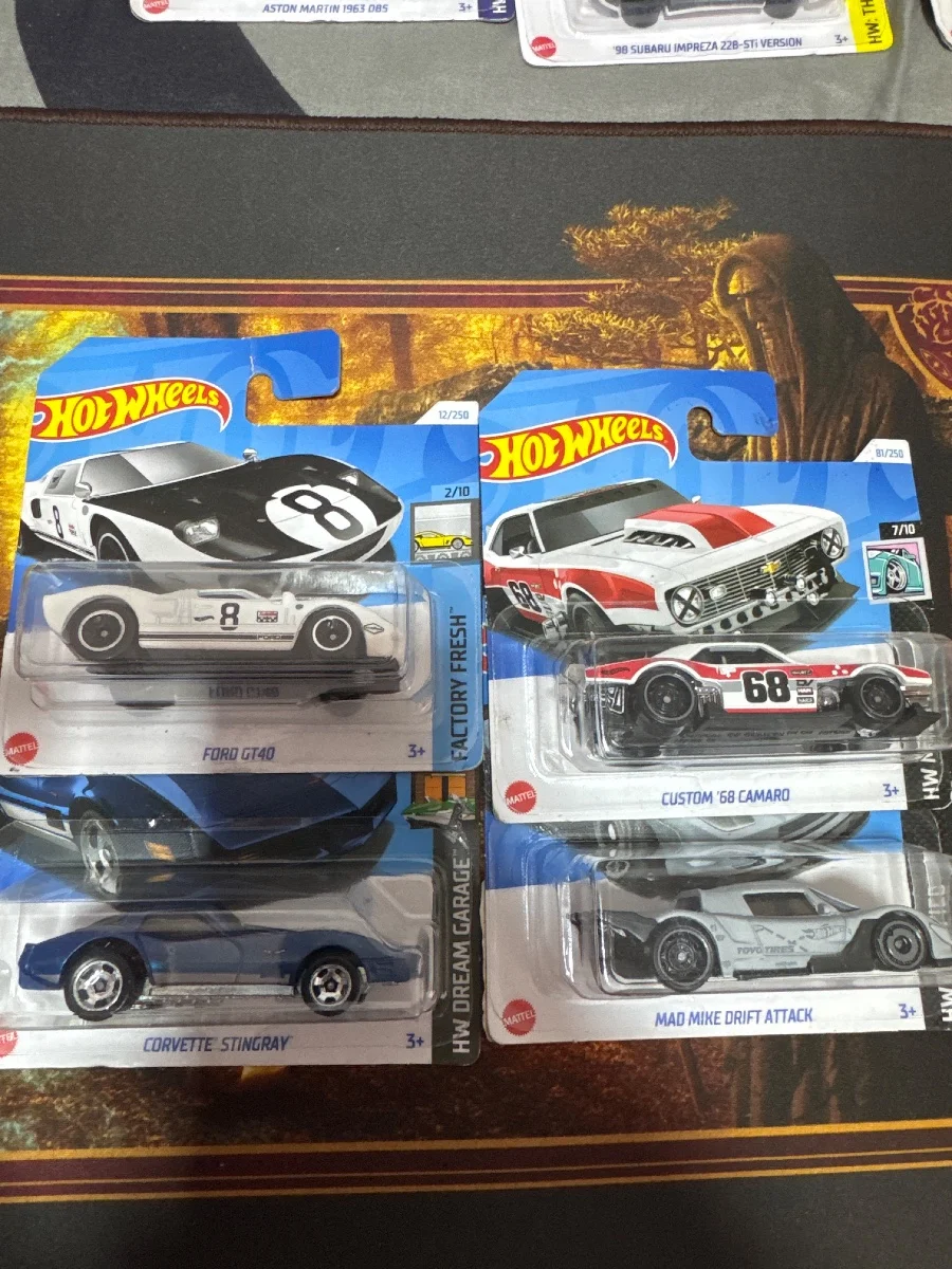 Hot Wheels random 1:64