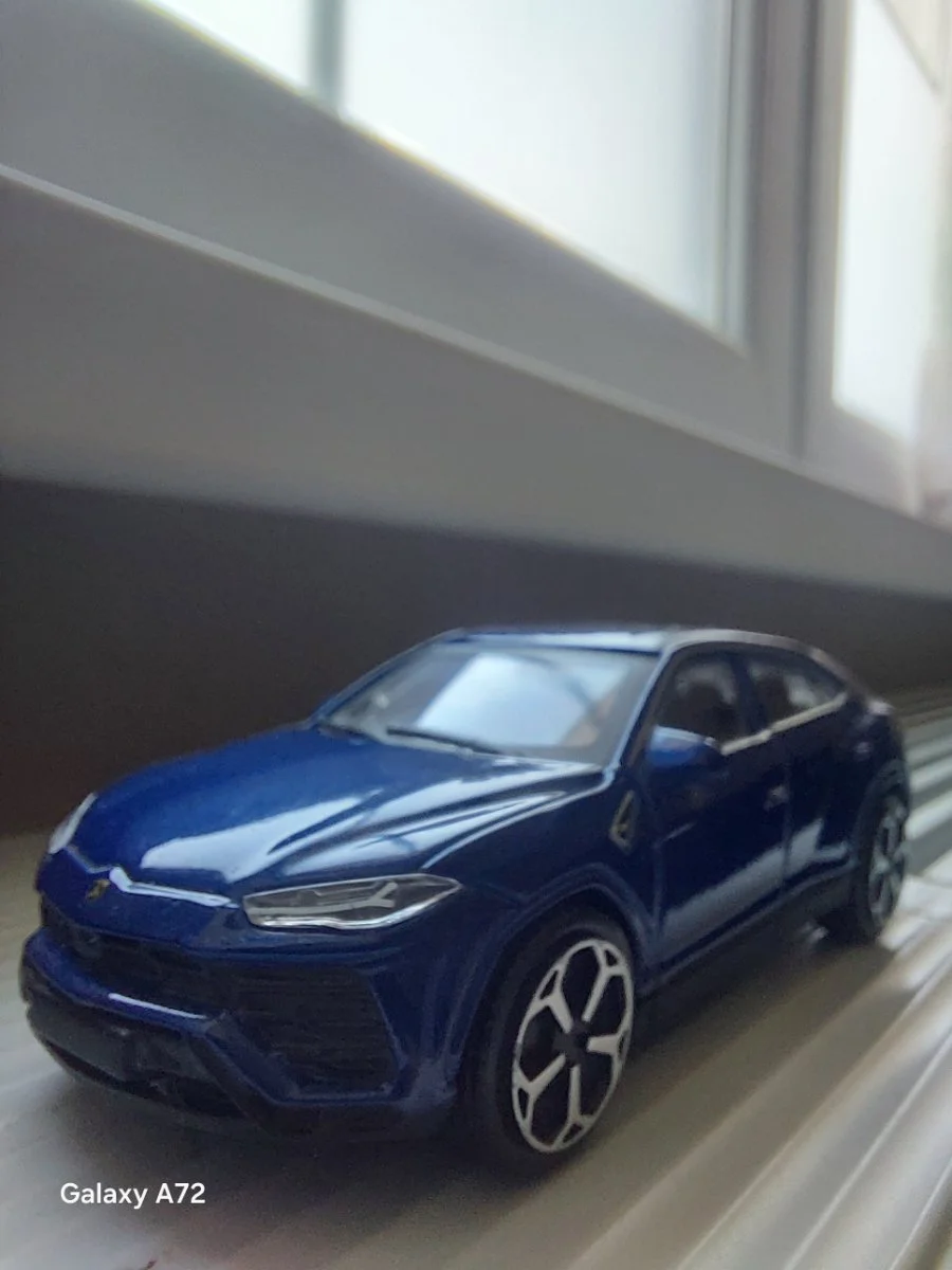 AutoArt Lamborgihni Urus 1:64