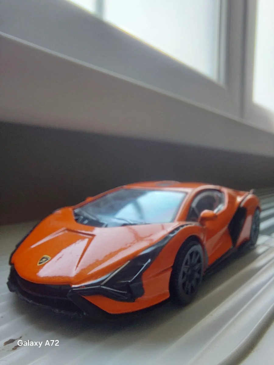 Bburago Lamborghini Siàn FKP 37 1:43