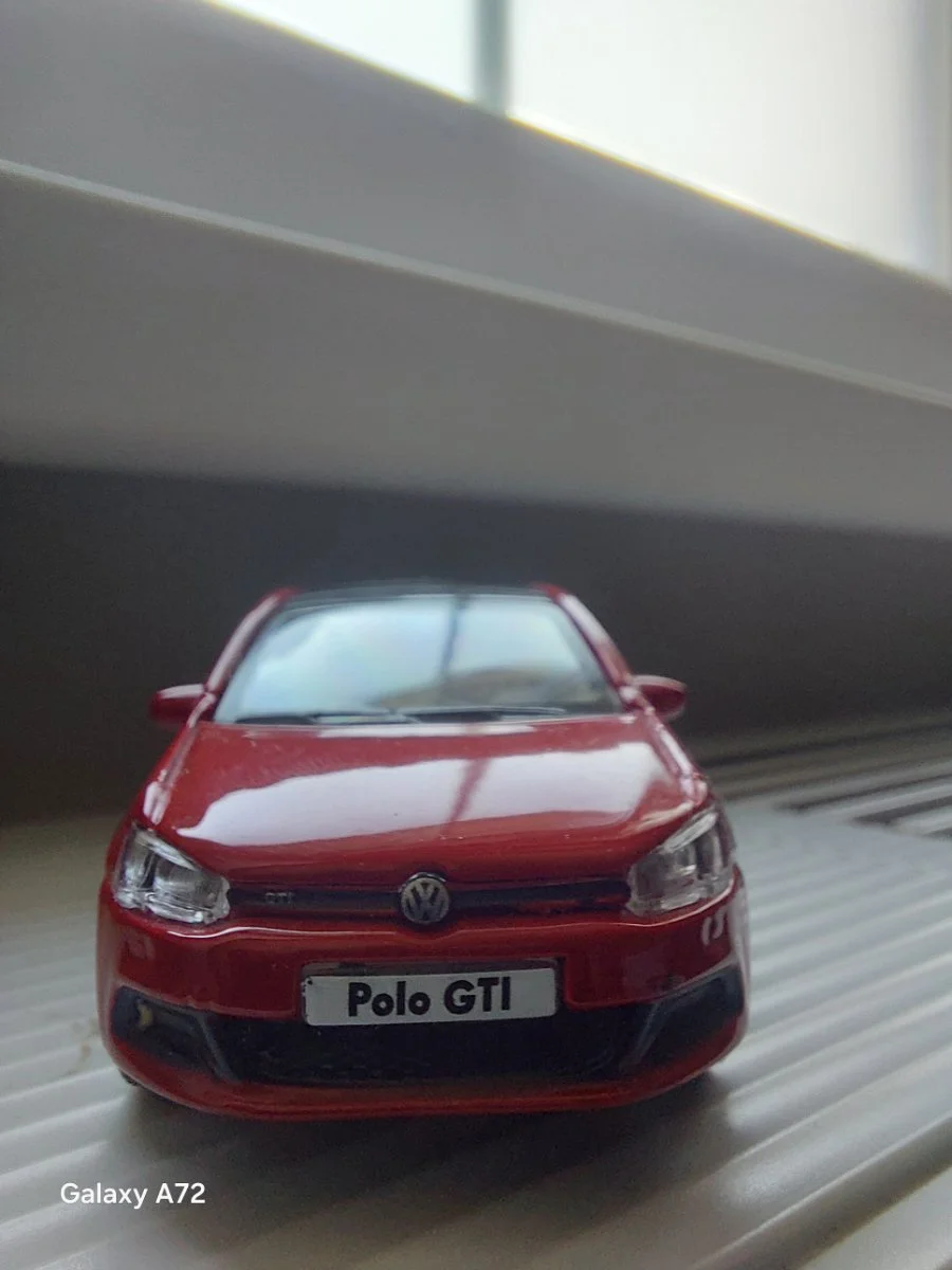 Bburago Volkswagen Golf Polo Gti 1:43