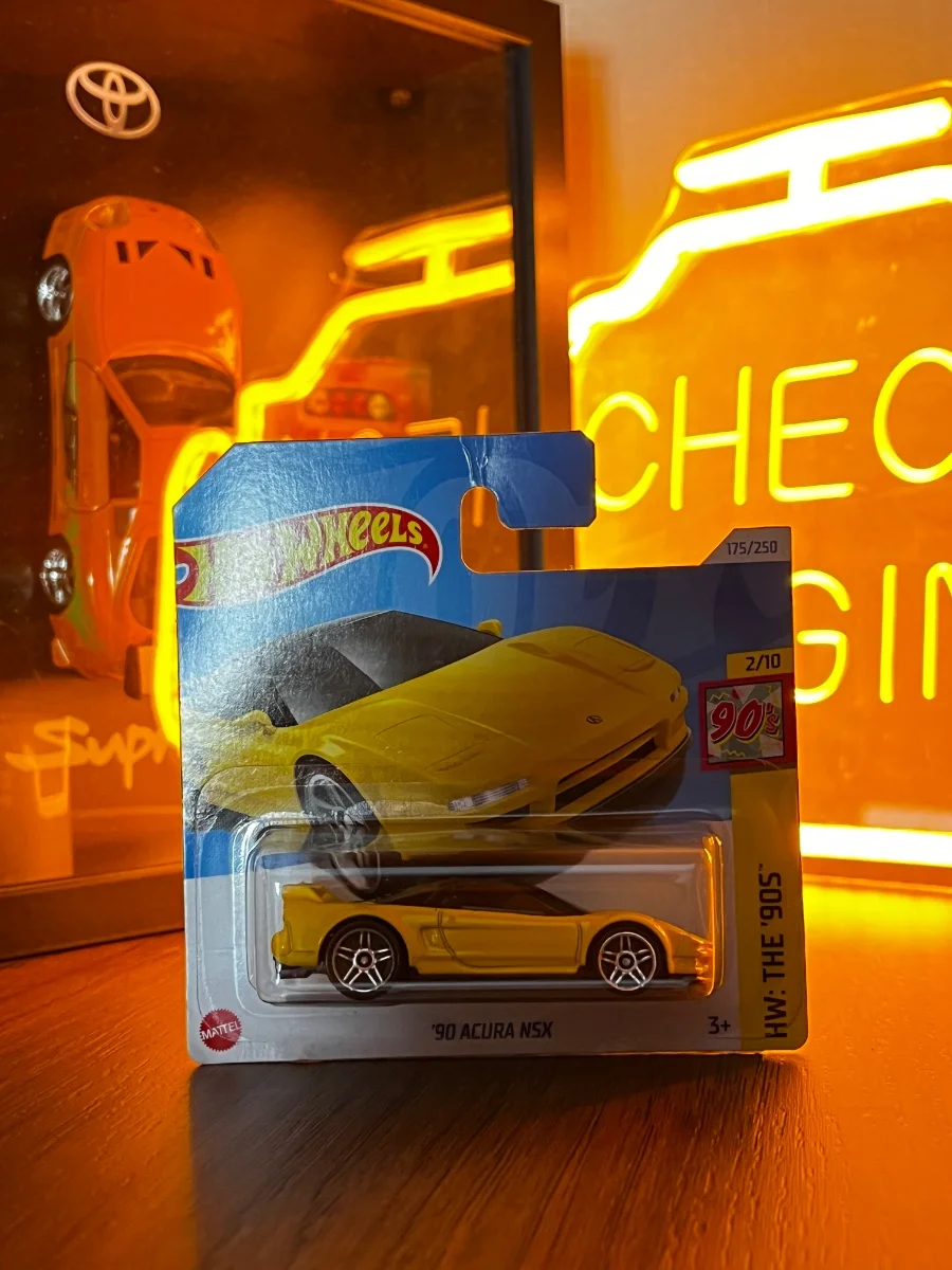 Hot Wheels ‘90 Acura NSX  1:64