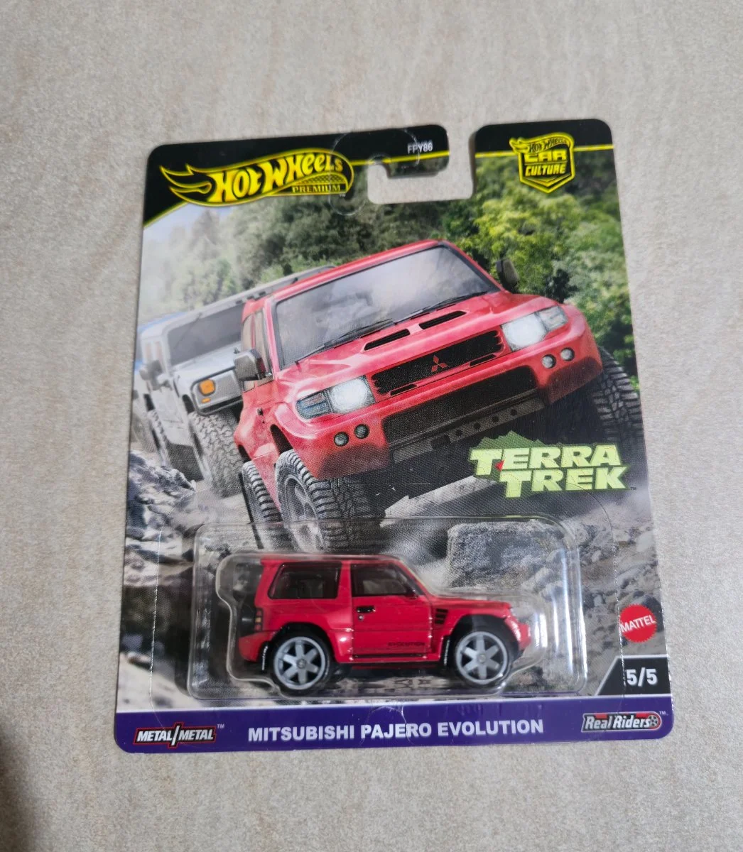 Hot Wheels Mitsubishi Pajero Evolution 1:64