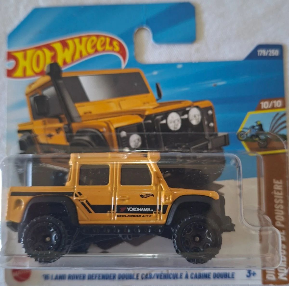 Hot Wheels '15 Land Rover Defender Double Car 1:64