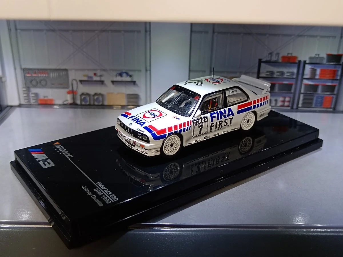 Tarmac Works BMW M3 E30 DTM 1992 1:64