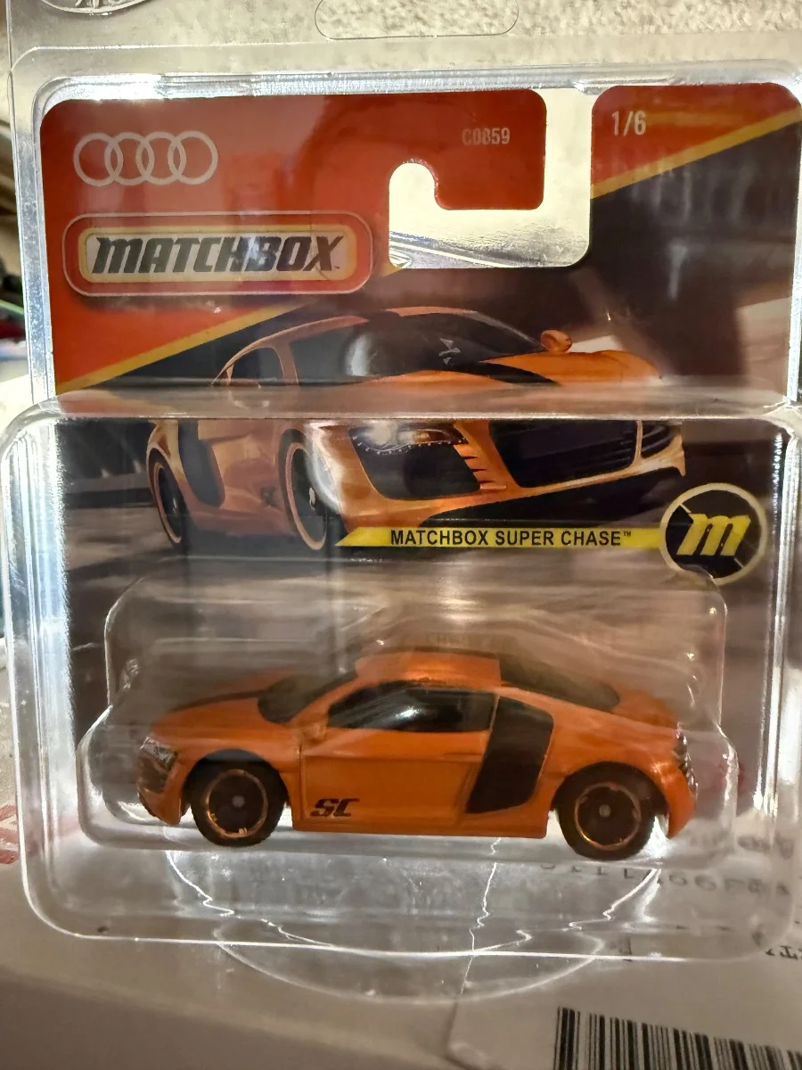 Matchbox audi r8 super chase 1:64