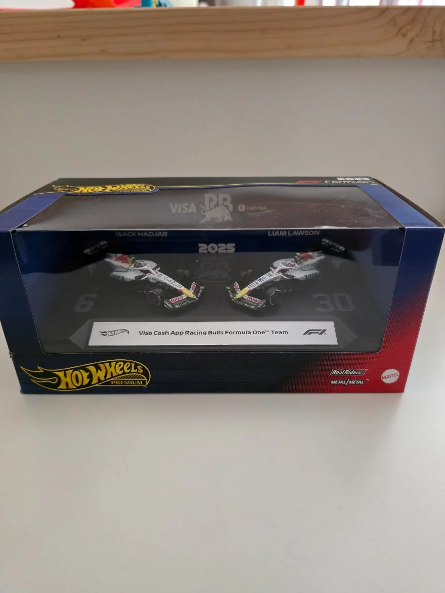 Hot Wheels F1  Visa Cash App Racing Bulls Formula One" Team 1:64