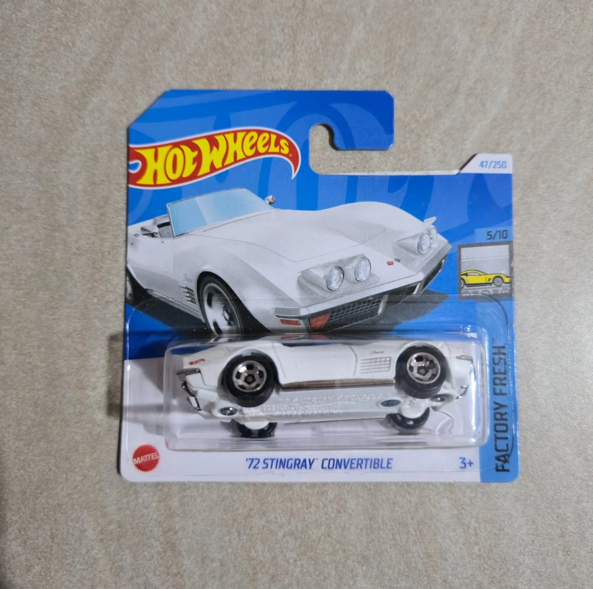 Hot Wheels '72 Stingray Convertible 1:64