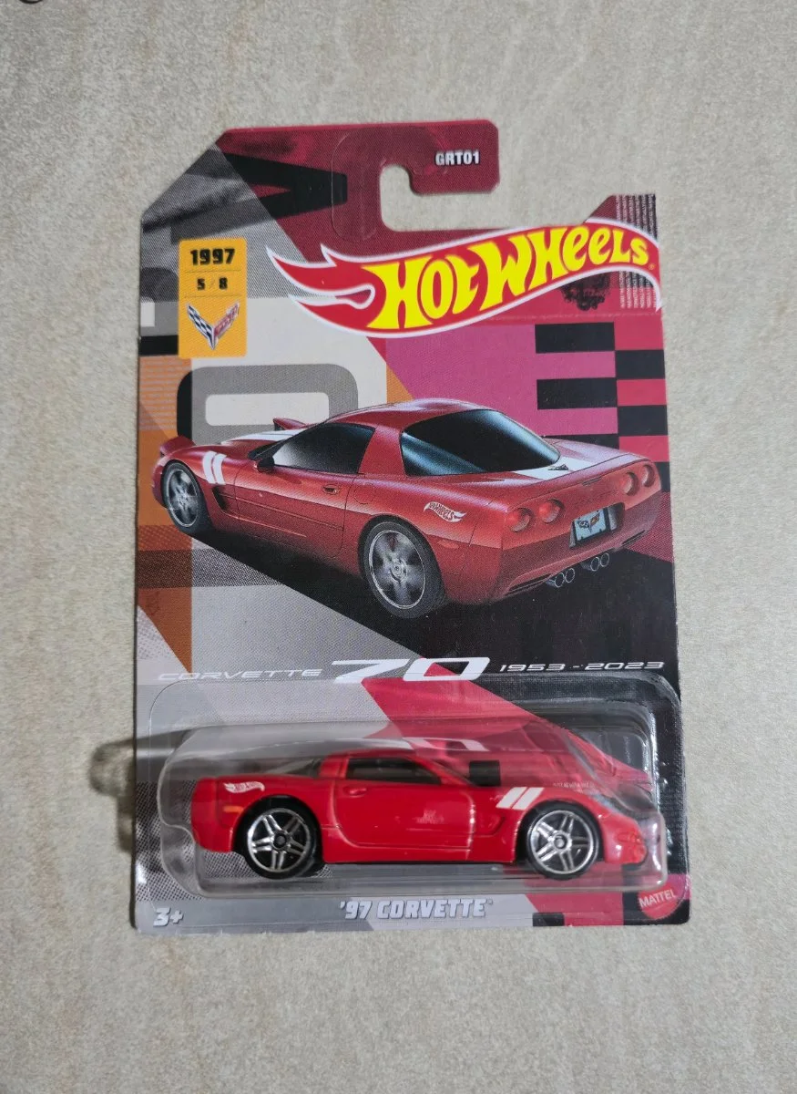 Hot Wheels '97 Corvette 1:64
