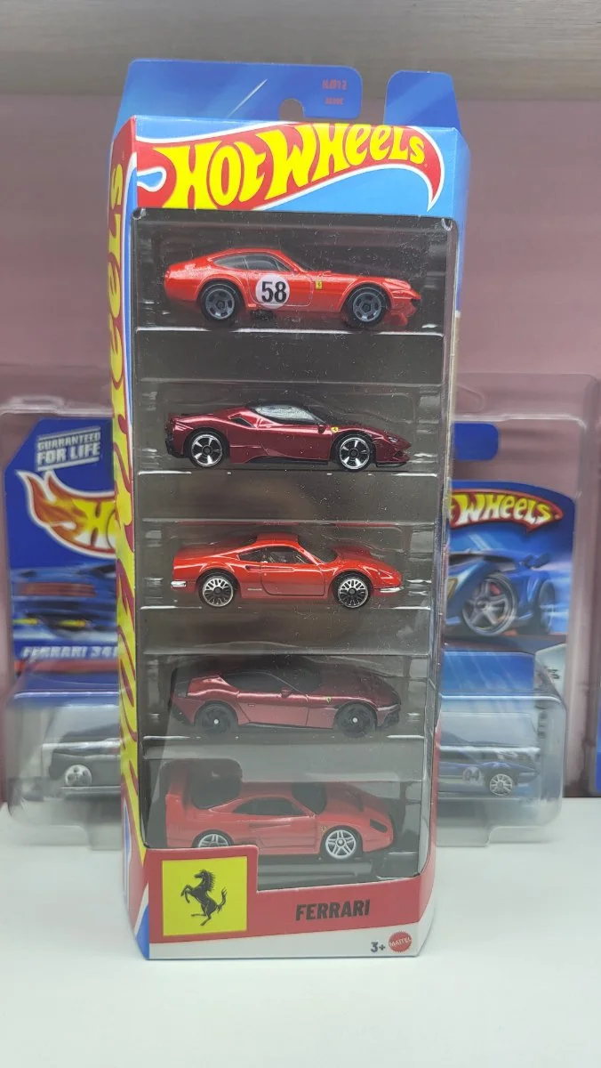 Hot Wheels Ferrari 5 pack 1:64