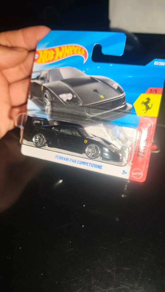 Hot Wheels Ferrari F40 Competizione 1:64