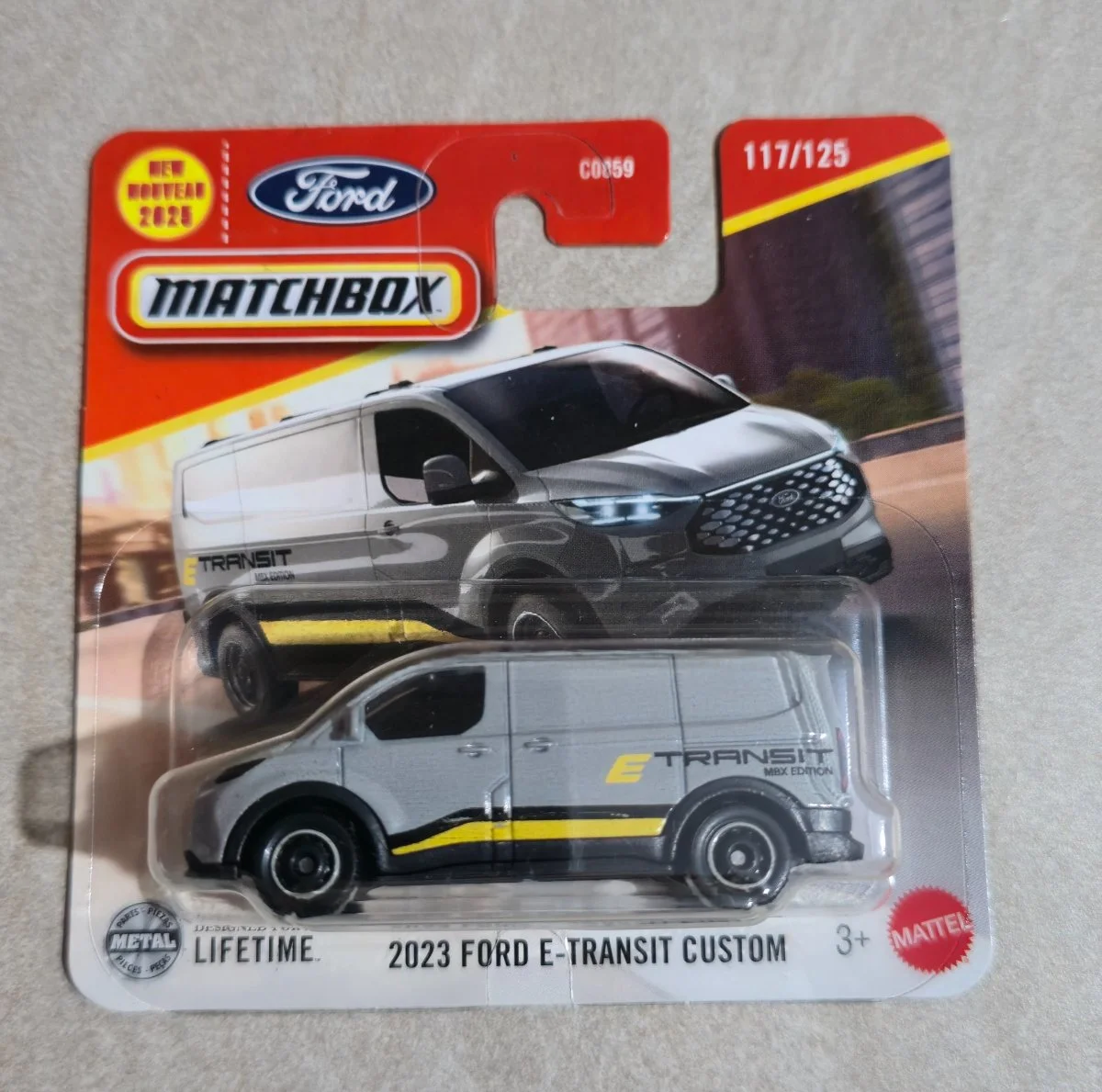 Matchbox 2023 Ford E-Transit Custom 1:64