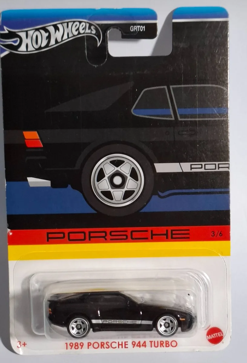 Hot Wheels 1989 PORSCHE 944 TURBO  1:64